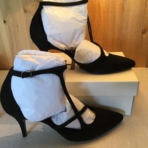 Schultz Pascaly Black size 10 great condition